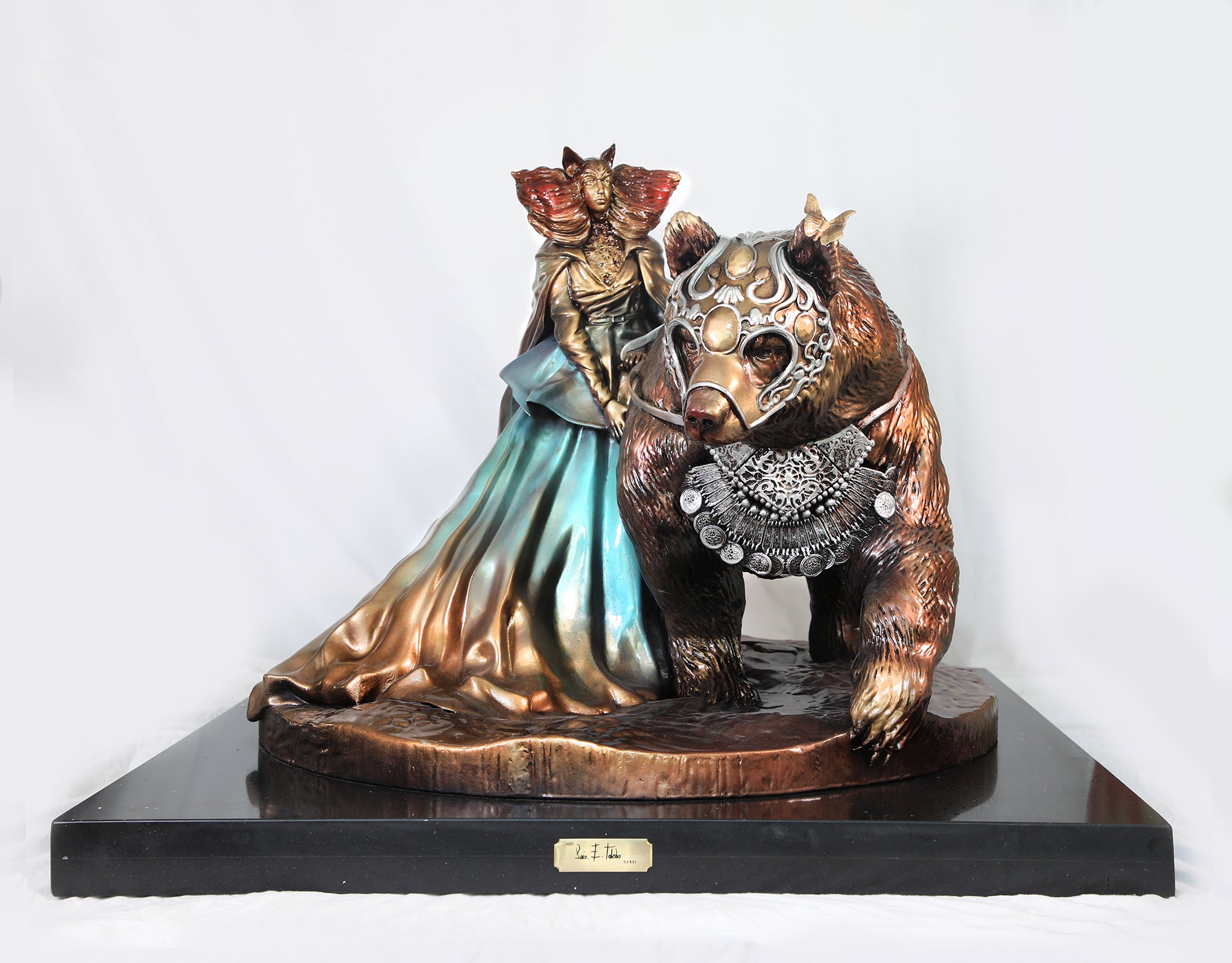 Vinculo de los Espiritus Resin Sculpture